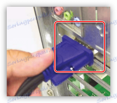 Připojte video kabel ke konektoru VGA na počítači