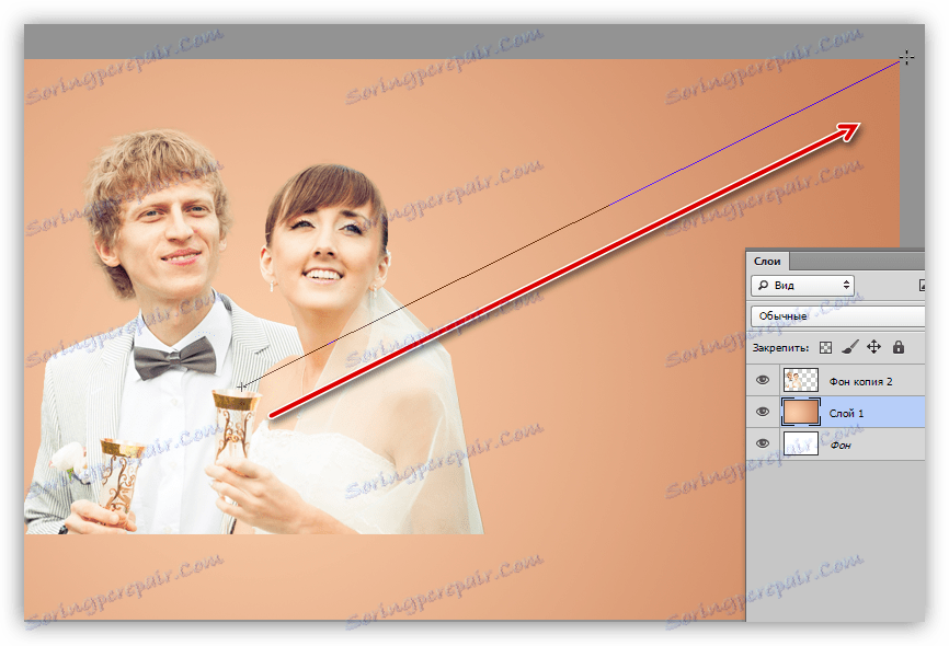 Při zdobení fotografií ve Photoshopu vyplňte pozadí nástrojem Gradient