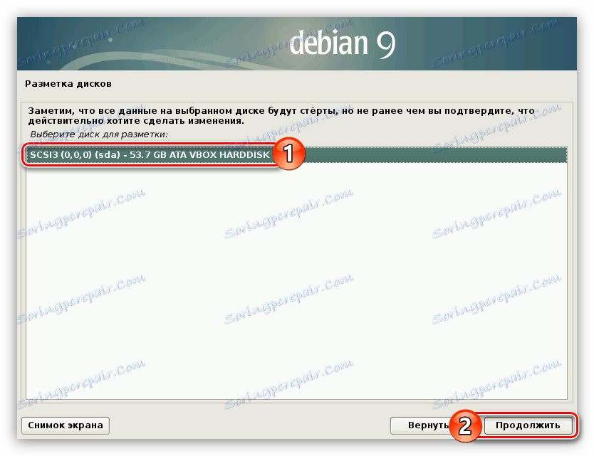 избор на диск за разделяне при инсталиране на Debian 9
