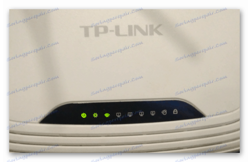 LED diódy TP-Link TL-WR-740N na telese routeru