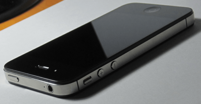 Apple iPhone 4S, kako flash pametni telefon prek iTunes v Recovery Mode