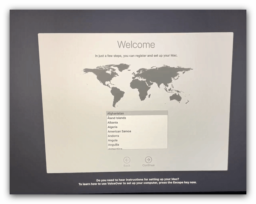 معالج الإعداد في عملية استعادة MacBook