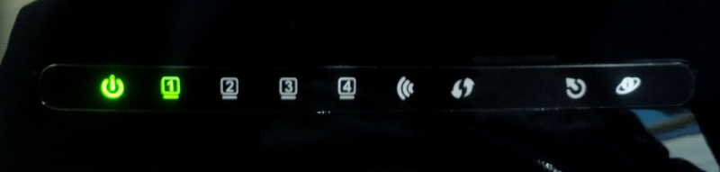 Wskaźniki LED D-Link DSL-2640U na obudowie urządzenia