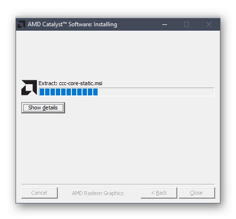 Изчакваме приключването на разопаковането на инсталатора на AMD Radeon, изтеглен от официалния сайт