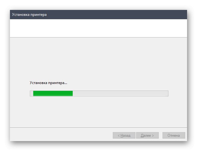 Oczekiwanie na zakończenie instalacji drukarki HP za pomocą starszego instalatora