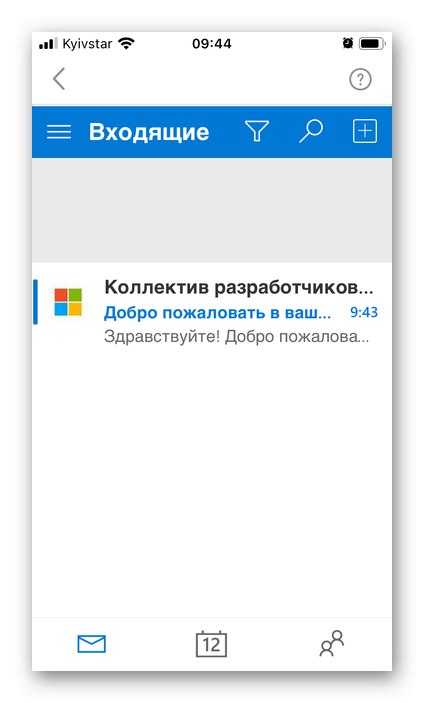 Internetowa wersja poczty e-mail w programie Outlook na telefonie iPhone