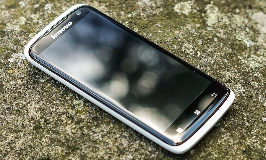 Lenovo S820 се подготвя за фърмуер на устройството