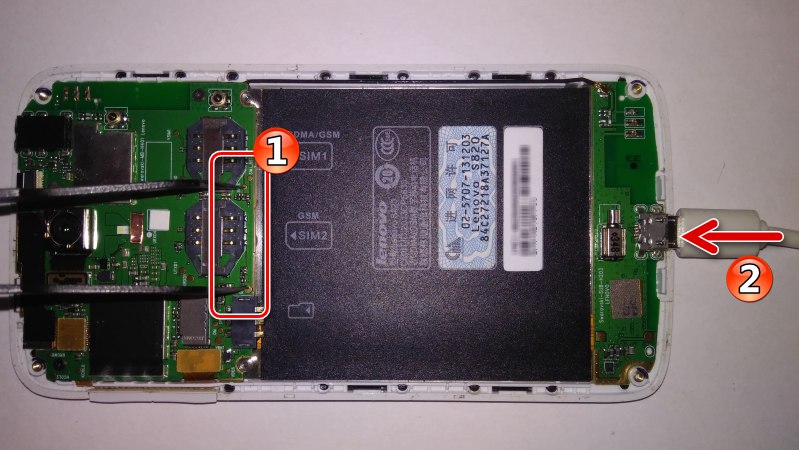 Lenovo S820 отстранява точките SCLK и GND, след което свързва кабела