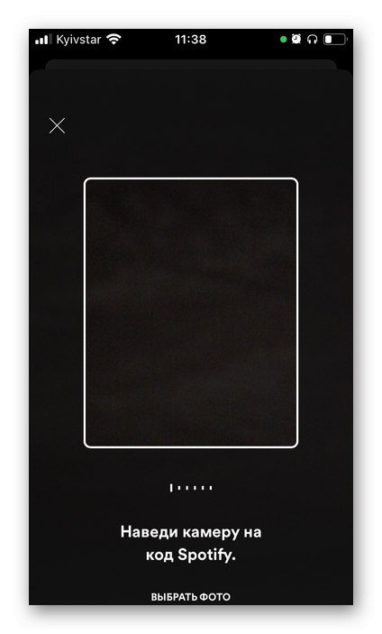 Zamiřte fotoaparát na skenování kódu v mobilní aplikaci Spotify