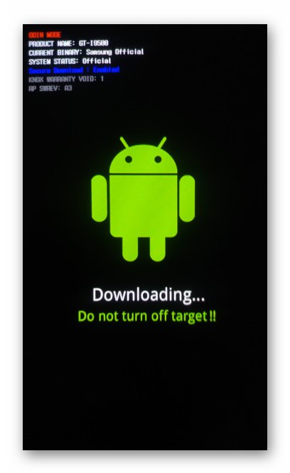 Samsung Galaxy S4 GT-I9500 prebacuje pametni telefon u način rada Odin