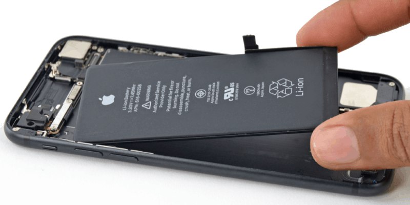 Смяна на батерията на Apple iPhone