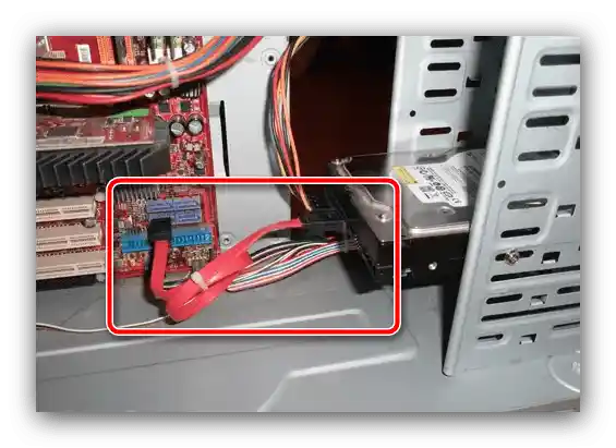 Проверка на свързаността с HDD за отстраняване на грешката "kernel data inpage error" в Windows 10