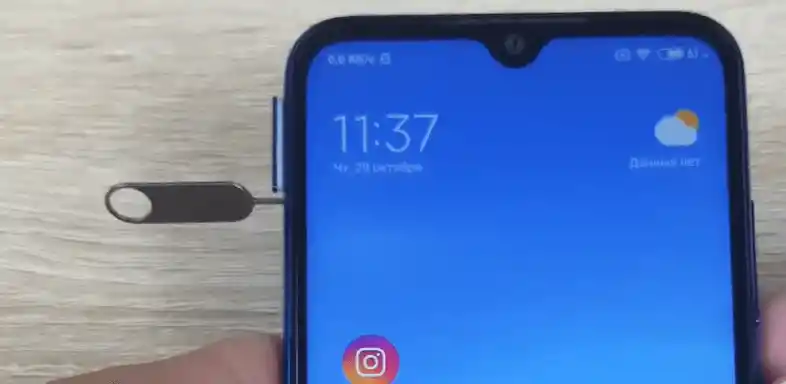 Kako vstaviti pomnilniško kartico v telefon-9