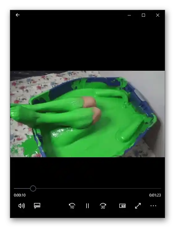 Odtwarzanie wideo po pobraniu z serwisu ЯПлакалъ za pomocą kodu elementu
