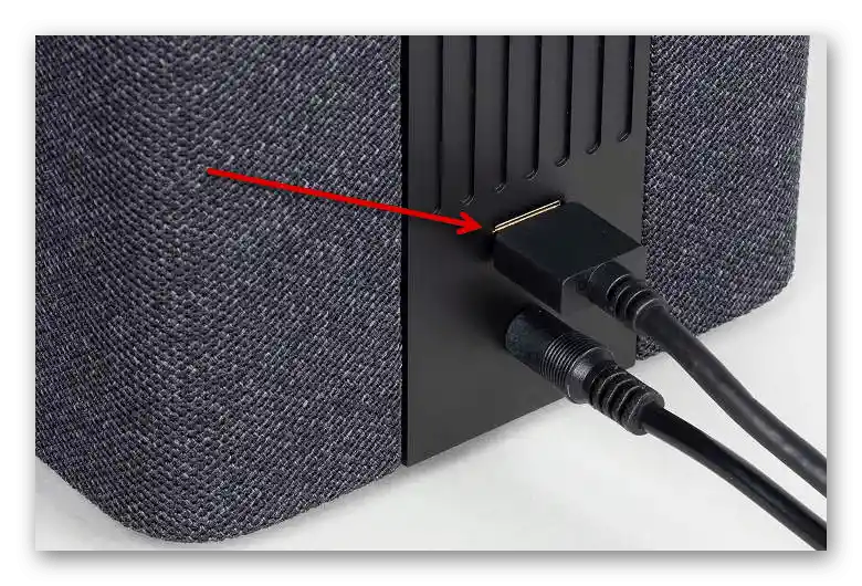 Primjer povezivanja HDMI kabela na portu na Yandex.Stanici